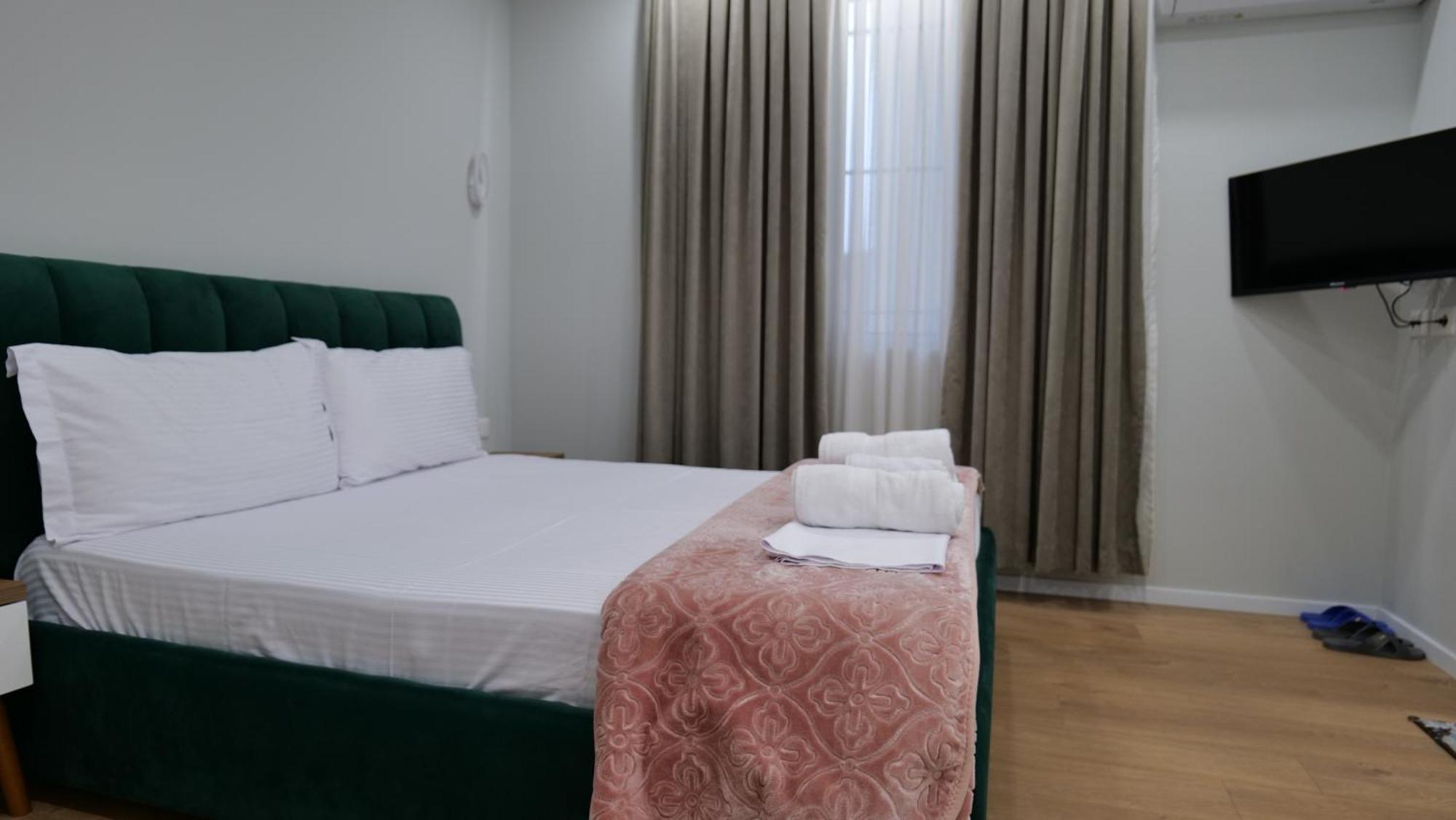 Kristi Apartments 01 Tiranë Ngoại thất bức ảnh